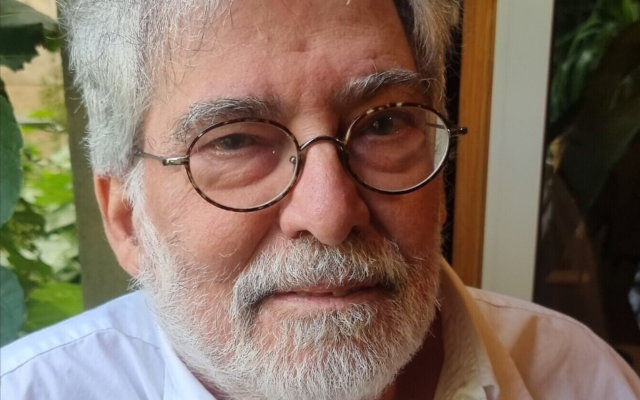 Ofer Bronchtein à Paris, au mois d'août 2024. (Crédit : Hally Pancer)
