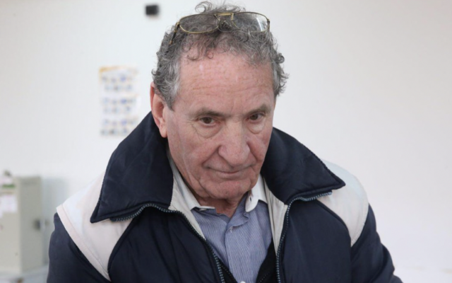 Elhanan Tannenbaum, ancien otage du Hezbollah, décédé le 7 octobre 2024. (Crédit : Capture d’écran X/YNet ; utilisée conformément à l'article 27a de la loi sur le droit d'auteur) Elhanan Tannenbaum, ancien otage du Hezbollah, décédé le 7 octobre 2024. (Crédit : Capture d’écran X/YNet ; utilisée conformément à l'article 27a de la loi sur le droit d'auteur)