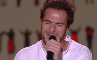 Photo d'illustration : Le chanteur franco-israélien Amir interprète la chanson « Am Israel Hai » d'Eyal Golan sur la scène du Dôme de Paris, durant l'hommage rendu aux victimes du 7 octobre, le 7 octobre 2024. (Capture d'écran X / Crif / utilisée conformément à l'article 27a de la loi sur le droit d'auteur) Photo d'illustration : Le chanteur franco-israélien Amir interprète la chanson « Am Israel Hai » d'Eyal Golan sur la scène du Dôme de Paris, durant l'hommage rendu aux victimes du 7 octobre, le 7 octobre 2024. (Capture d'écran X / Crif / utilisée conformément à l'article 27a de la loi sur le droit d'auteur)