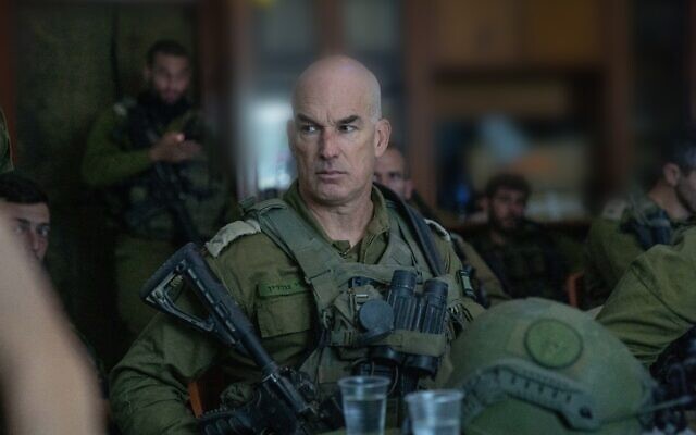 Le chef du Commandement du Nord de l'armée israélienne, le général de division Ori Gordin, dans le sud du Liban, sur une photo publiée le 22 octobre 2024. (Crédit : Armée israélienne)