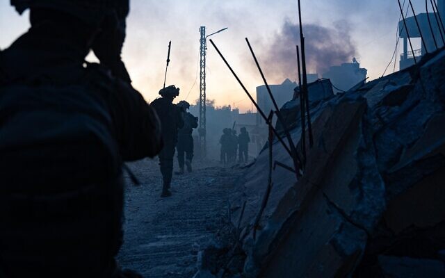 Des troupes de la 188e Brigade du Corps Blindé Mécanisé opérant dans le sud du Liban, sur une photo publiée le 6 octobre 2024. (Crédit : Armée israélienne)