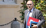 Le préfet de police de Paris Laurent Nunez arrivant à une réunion avec les ministres pour un point d'étape sur les Jeux Olympiques de Paris 2024, à l'Hôtel Matignon, à Paris le 31 juillet 2024. (Crédit : Ludovic Marin/AFP)