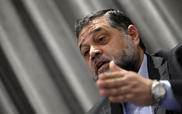 Le responsable du Hamas Osama Hamdan lors d'une interview avec l'AFP à Istanbul le 15 septembre 2024. (Crédit : Ozan Kose/ AFP)