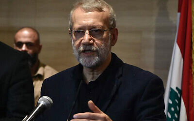 Ali Larijani, haut conseiller du guide suprême iranien Ali Khamenei, fait une déclaration après avoir rencontré le président du parlement libanais à Beyrouth, le 15 novembre 2024. (Crédit : AFP)