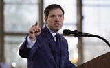 Le sénateur Marco Rubio de Floride prenant la parole lors d'un rassemblement de campagne de Donald Trump, au J.S. Dorton Arena, à Raleigh, en Caroline du Nord, le 4 novembre 2024. (Crédit : Evan Vucci/AP)