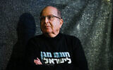 Moshe Yaalon participant à une manifestation pour la libération des Israéliens retenus en otage dans la bande de Gaza et pour des élections législatives anticipées, non loin de la Knesset, à Jérusalem, le 28 octobre 2024. (Crédit : Arie Leib Abrams/Flash90)