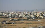 Vue de la ville bédouine de Tel Sheva. (Crédit : CC-BY Avishai Teicher/Wikipedia)