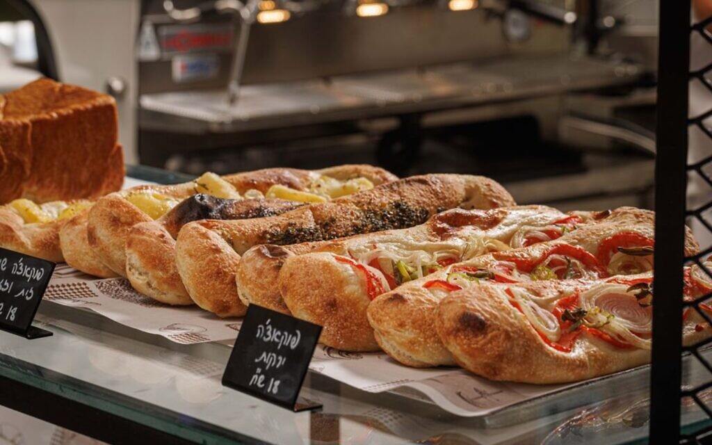 Foccaccia cuite au four à bois à la boulangerie Noa, dans les collines de Jérusalem. (Autorisation)