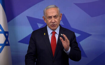 Le Premier ministre Benjamin Netanyahu s'exprimant dans une déclaration vidéo sur l'accord de cessez-le-feu entre Israël et le Hezbollah, le 26 novembre 2024. (Crédit : Capture d'écran/GPO)