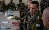 Le chef d'état-major de l'armée israélienne, le lieutenant-général Herzl Halevi s'adressant aux troupes, dans le nord de Gaza, à Jabaliya, le 8 novembre 2024. (Crédit : Armée israélienne)
