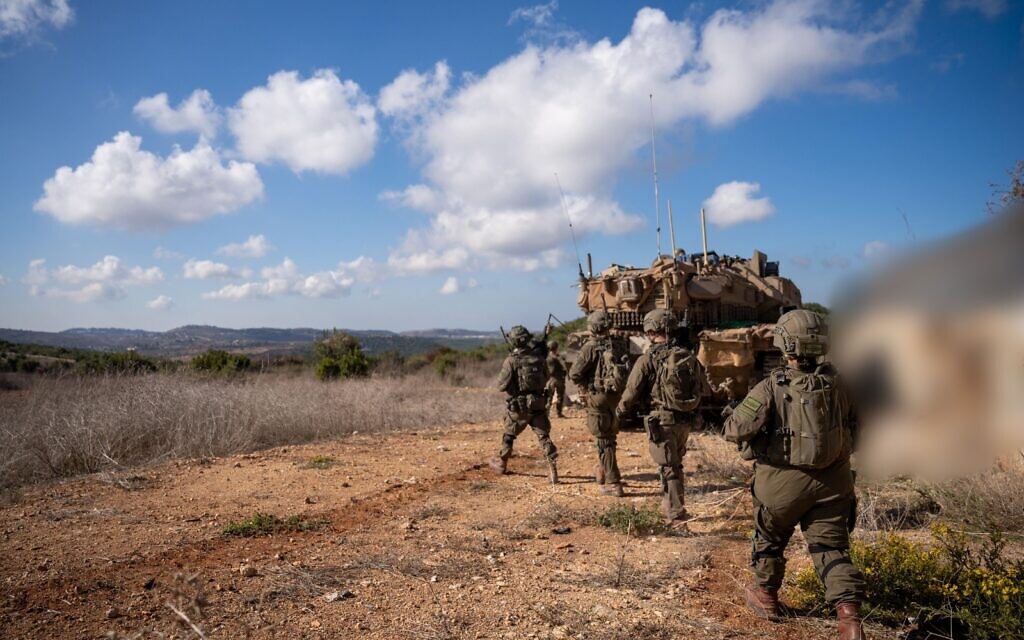 Des troupes israéliennes opérant dans le sud du Liban, sur une photo diffusée le 21 novembre 2024. (Crédit : Armée israélienne)