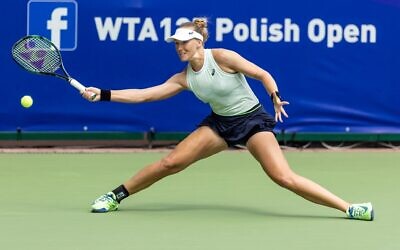 Photo d'illustration : Lina Glushko lors du tournoi de tennis WTA 125 Polish Open 2024 à Varsovie, Pologne, le 25 juillet 2024. (Crédit : Foto Olimpik/NurPhoto via Reuters)