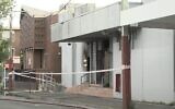 Dégâts infligés à la synagogue Adass Israel, dans la banlieue de Melbourne, à  Ripponlea, le 6 décembre 2024. (Crédit : Capture d’écran de YouTube ; utilisée conformément à l’article 27a de la loi sur les droits d’auteur)