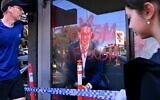 Photo d'illustration : Le slogan "Le sionisme est un fascisme" peint à la bombe sur le bureau de Josh Burns, un membre juif du parlement australien du parti travailliste fédéral, dans la banlieue de Melbourne de St Kilda, le 19 juin 2024. (Crédit : William West / AFP)