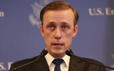Le conseiller américain à la sécurité nationale, Jake Sullivan, lors d'une conférence de presse à Tel-Aviv le 12 décembre 2024. (Crédit : Abir Sultan/Pool/AFP)