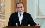 Le ministre iranien des Affaires étrangères Abbas Araghchi participant à une conférence de presse conjointe avec son homologue syrien Bassam Sabbagh, à Téhéran, en Iran, le 19 novembre 2024. (Crédit : Vahid Salemi/AP)