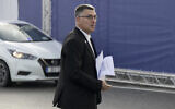 Le ministre des Affaires étrangères Gideon Saar arrivant pour assister à une session plénière du 31e sommet ministériel de l'Organisation pour la sécurité et la coopération en Europe (OSCE), dans le village Ta'Qali, à Malte, le 5 décembre 2024. (Crédit : Miguela Xuereb/AP)