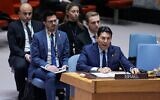 Danny Danon, ambassadeur d'Israël aux Nations unies, lors d'une réunion du Conseil de sécurité, au siège des Nations unies, le 18 décembre 2024. (Crédit : Seth Wenig/AP)