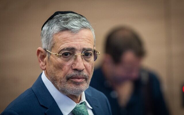 Le directeur général du ministère des Affaires religieuses, Yehuda Avidan, assistant à la réunion de la commission de la Constitution, du Droit et de la Justice, au Parlement israélien, à Jérusalem, le 18 juin 2024. (Crédit : Yonatan Sindel/Flash90)