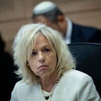 La procureure générale Gali Baharav-Miara assistant à une réunion de la commission de la Constitution, du Droit et de la Justice, à la Knesset, à Jérusalem, le 18 novembre 2024. (Crédit : Yonatan Sindel/Flash90)