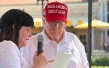 L'otage libérée Judith Raanan, à gauche, rencontre le président élu des États-Unis Donald Trump en Floride, le 10 décembre 2024. (Forum des familles d'otages et de disparus)