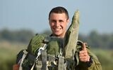 Adam Agmon, tué en combattant des terroristes du Hamas lors de l'invasion du kibboutz Kissufim le 7 octobre 2023.  (Crédit : Armée israélienne)