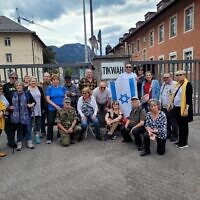 Des membres du groupe des descendants de Bri'ha posent sur la base militaire de Bad Reichenhall, qui a été transformée en camp de personnes déplacées juives appelé Camp Tikwah. (Autorisation)