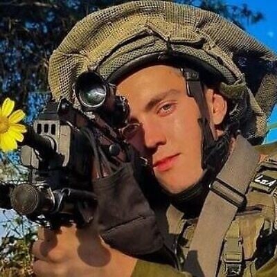 Sgt. Lior Azizov, tué lors d'une bataille contre le Hamas à l'avant-poste militaire de Paga le 7 octobre 2023. (Crédit : Autorisation)