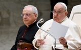 Le pape François, lors de son audience générale hebdomadaire, dans la salle Paul VI, au Vatican, le 8 janvier 2025. (Crédit : Alberto Pizzoli/AFP)