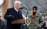Le président américain Donald Trump, à gauche, aux côtés de la première dame Melania Trump, lors d'une rencontre avec des propriétaires touchés par l'ouragan Hélène, à Swannanoa, en Caroline du Nord, le 24 janvier 2025. (Crédit : AP Photo/Mark Schiefelbein)