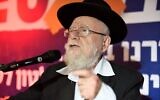 Le rabbin Dov Lior, directeur de la Yeshiva Kiryat Arba Hesder, s'exprimant lors de l'événement de campagne électorale du parti Otzma Yehudit, à Bat Yam, le 29 août 2019. (Crédit : Gili Yaari/Flash90)