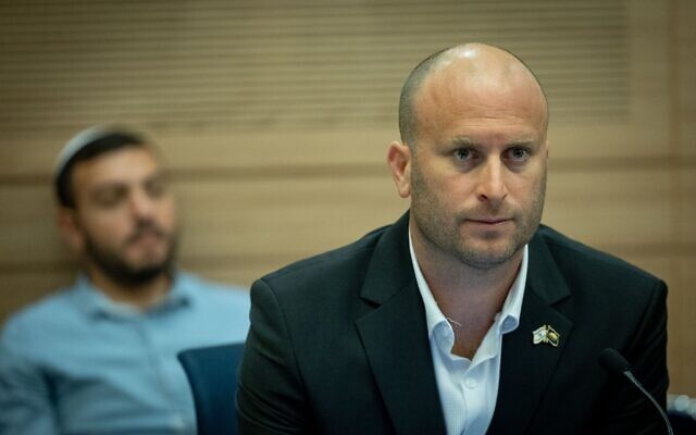 Le député Yitzhak Kroizer assiste à un comité de la Knesset, le 12 juillet 2023. (Yonatan Sindel/Flash90)
