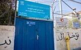 L'entrée d'une école de garçons de l'UNRWA, dans le quartier de Wadi al-Joz, à Jérusalem-Est, le 7 novembre 2024. (Crédit : Yonatan Sindel/Flash90)