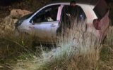 Le véhicule utilisé par un terroriste palestinien lors d'un attentat à la voiture-bélier, près de la ville de Dayr Qadis, dans le centre de la Cisjordanie, le 1er janvier 2024. (Crédit : Autorisation)