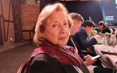 Colette Avital, présidente de l'Organisation centrale des survivants de la Shoah en Israël, lors d'une réception à Cracovie, en Pologne, à la veille du 80ᵉ anniversaire de la libération d'Auschwitz, le 26 janvier 2025. (Crédit : Zev Stub/Times of Israel)
