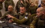 Le chef d'état-major de l'armée israélienne, le général Herzl Halevi, s'adressant à des officiers, à Jabaliya, dans le nord de Gaza, le 7 janvier 2025. (Crédit : Armée israélienne)