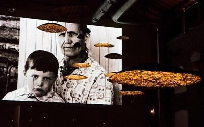 L'installation "Alma Mater" de Yuval Avital au Musée d'Israël, le 17 décembre 2024.(Crédit : Yuval Avital)