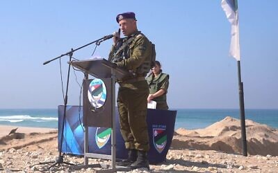 Le général de brigade Yehuda Vach, commandant de la 252ᵉ division, lors d'une cérémonie militaire, dans le centre de la bande de Gaza, le 6 novembre 2024. (Crédit : Armée israélienne)