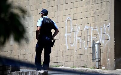 Un graffiti antisémite est visible sur un mur de King Lane, Randwick, Sydney, dimanche 2 février 2025. (AAP Image/Bianca De Marchi)