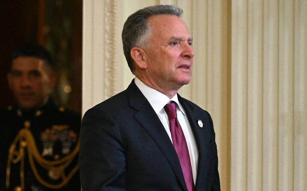 Steve Witkoff, envoyé spécial du président américain Donald Trump pour le Moyen-Orient, arrive pour une conférence de presse avec le président américain et le Premier ministre Benjamin Netanyahu à la Maison Blanche à Washington, le 4 février 2025. (Crédit : Andrew Caballero-Reynolds / AFP)