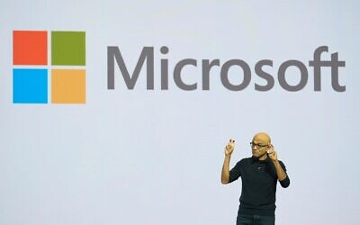 Le PDG de Microsoft, Satya Nadella, prend la parole lors de la conférence Microsoft Ignite, le 19 novembre 2024, à Chicago, dans l'Illinois. (AP Photo/ Charles Rex Arbogast, dossier)