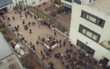 Cour de récréation de l'établissement Beth Hanna dans le 19e arrondissement de Paris (Crédit : capture d'écran YouTube)