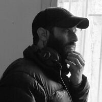 Le cinéaste Tom Shoval, qui a présenté son dernier film, « A Letter to David », au Festival du film de Berlin le 16 février 2025. (Autorisation)