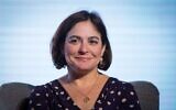 La rédactrice en chef du Jerusalem Post, Caroline Glick, s'exprimant lors de la conférence diplomatique du Jerusalem Post, à l'hôtel Waldorf Astoria, à Jérusalem, le 18 novembre 2015. (Crédit : Miriam Alster/Flash90)
