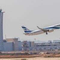 Un vol El Al décollant de l'aéroport Ben Gurion, à l'extérieur de Tel Aviv, le 25 août 2024. (Crédit : Yossi Aloni/Flash90)