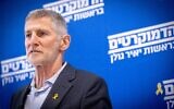 Le chef du parti Les Démocrates, Yaïr Golan, tenant une conférence de presse, à Tel Aviv, le 13 février 2025. (Crédit : Miriam Alster/Flash90)