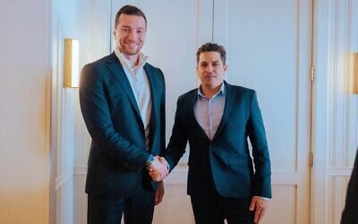 Le leader du Rassemblement national Jordan Bardella (à gauche) rencontrant le ministre de la Diaspora Amichaï Chikli, à Washington, le 21 février 2025. (Crédit : Bardella/X)