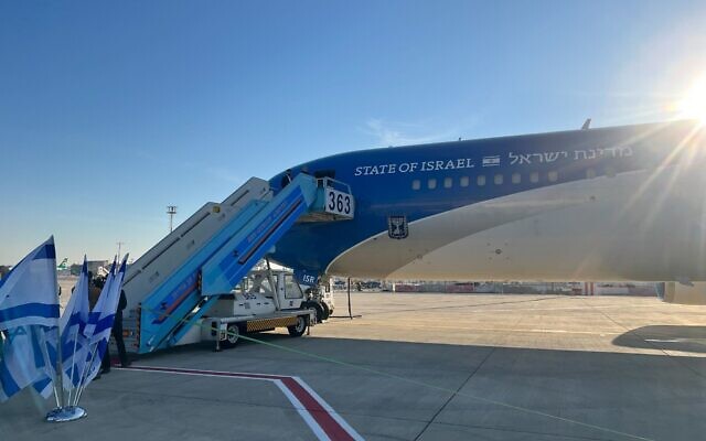 L'Aile de Sion avant un voyage du Premier ministre Benjamin Netanyahu aux États-Unis, le 2 février 2025. (Crédit : Lazar Berman/Times of Israel)