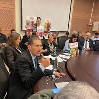 Moshe Saada, membre du Likud, à la commission des Affaires étrangères et de la Défense de la Knesset, le 4 février 2025. (Sam Sokol/Times of Israel)