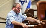 Le député du parti Hadash-Taal, Ofer Cassif, prend la parole lors d'une session  plénière de la Knesset, le 11 novembre 2024. (Noam Moskowitz, Porte-parole de la Knesset)